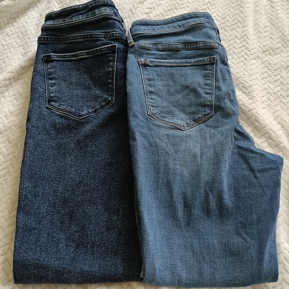 Old Navy Stretchy High Wasted Jeans - Picture 4 of 4
